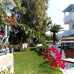 Stella Naxos Island 아파트호텔 3*