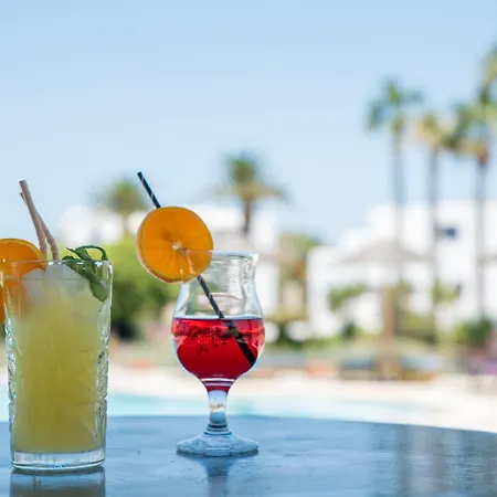 Stella Naxos Island Aparthotel 3*